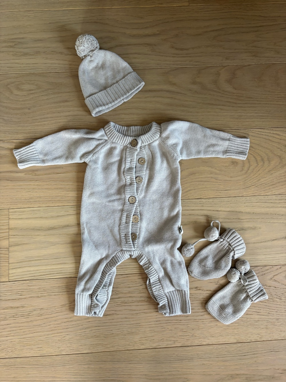 Rabbit & Bear knitwear one piece with matching booties and hat - size 3-6 months